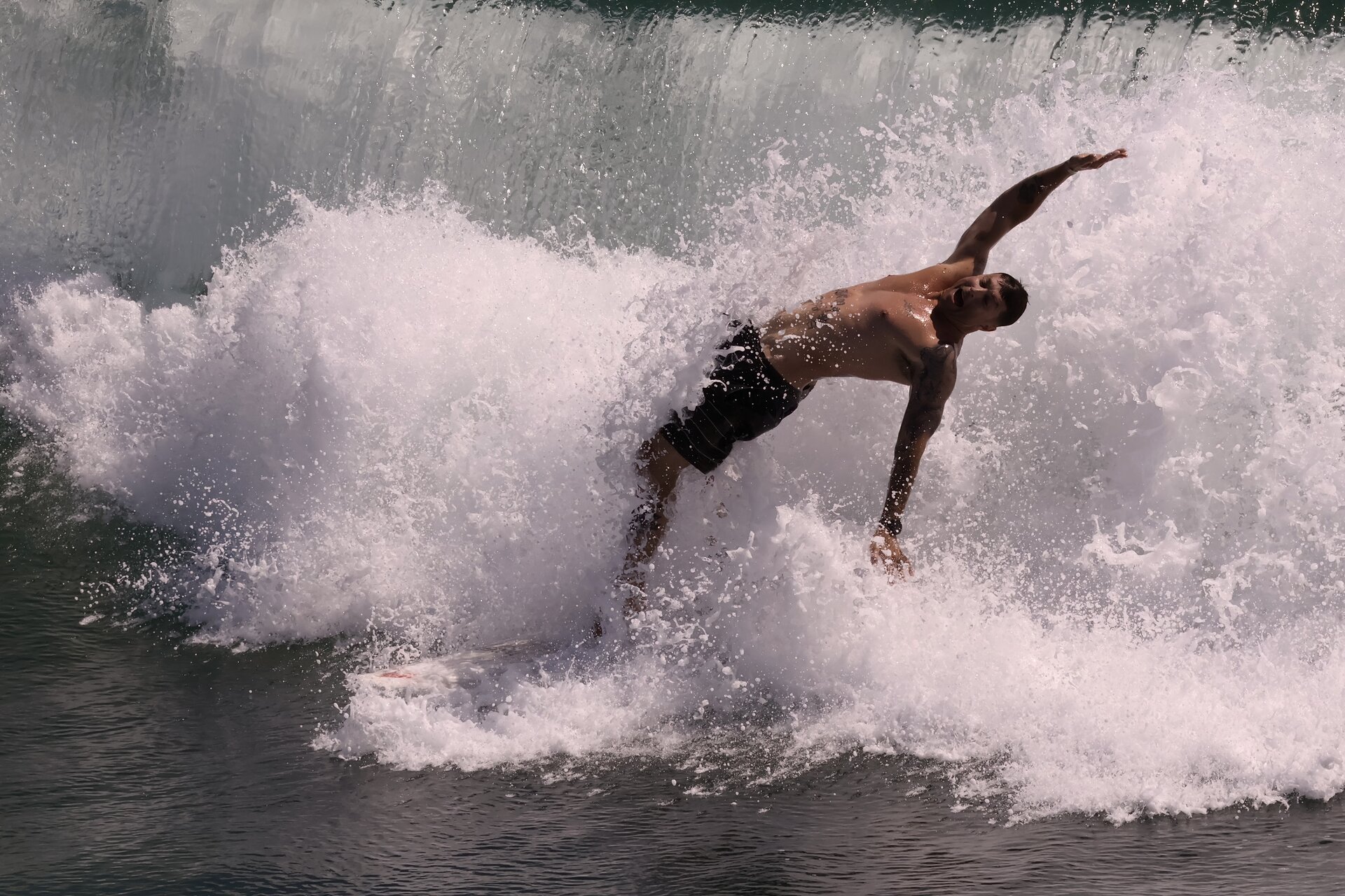 Сблъсък с вълната от GIren Garabedyan - Iren_Gphoto
