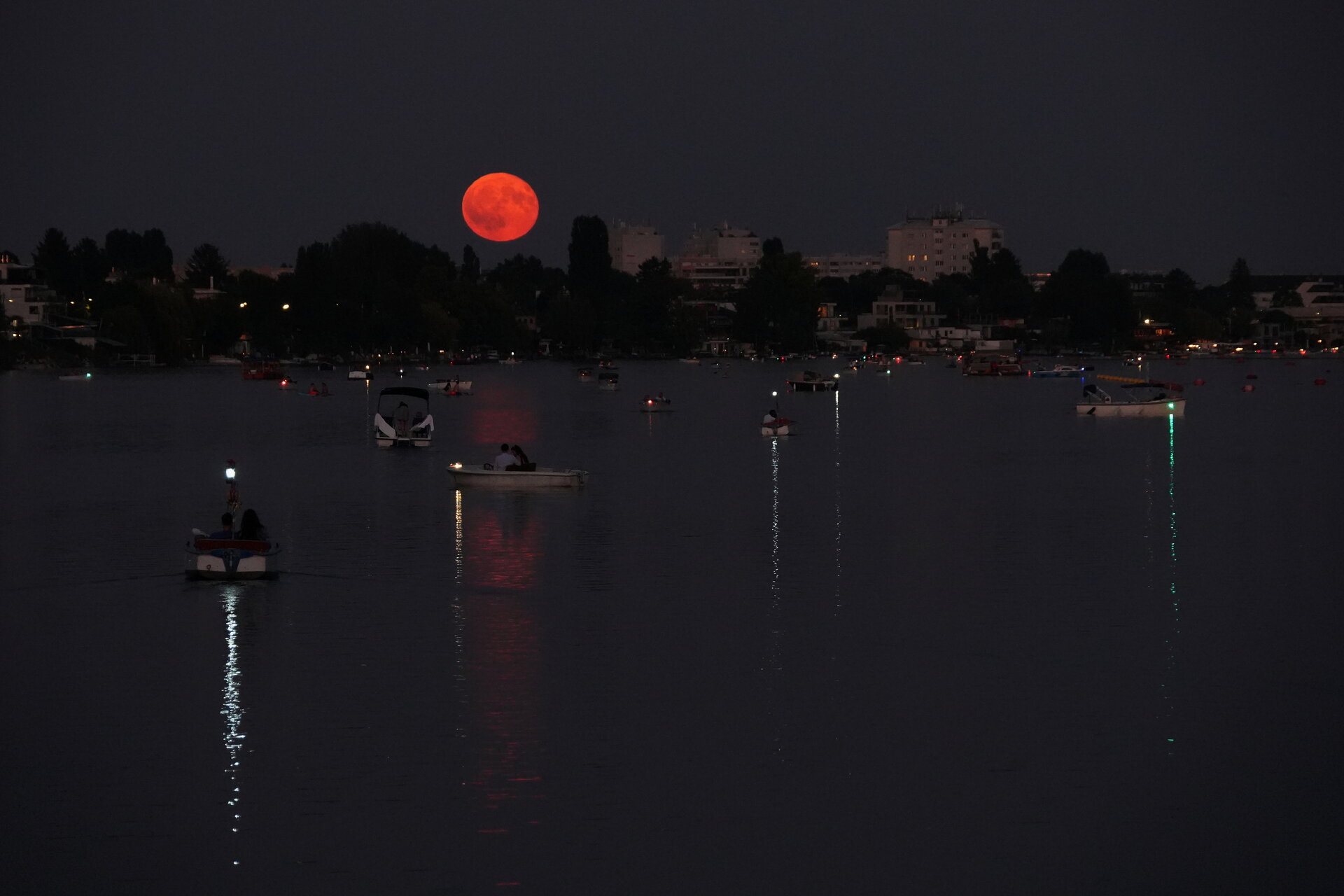 По червената лунна пътека от Marina Nizamska - marinizam
