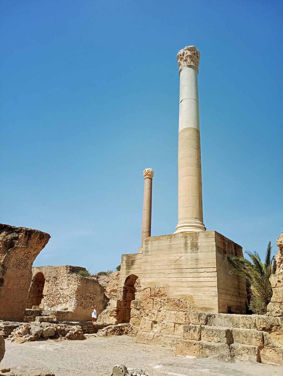 Една туристка в Картаген от Rayna Ivanova - r_iva