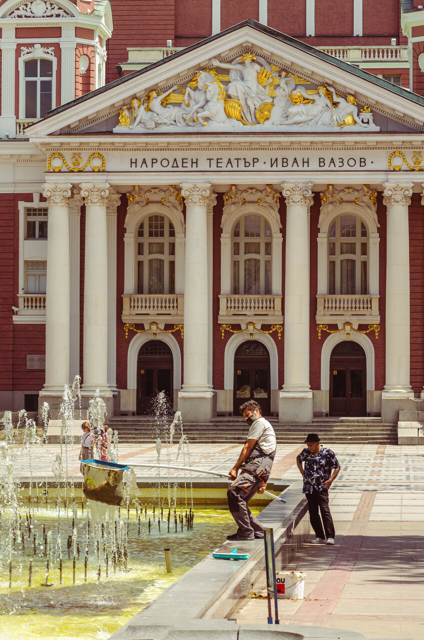 Тежестта на битието от Kaloyan Kanev - gavroche