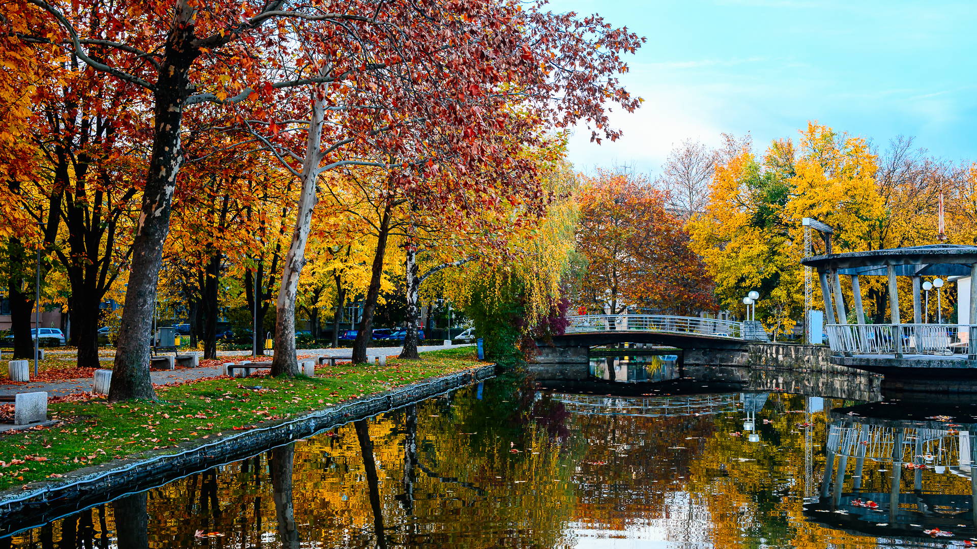 Есенни цветове в парк Монтанезиум от Milen Mladenov - resco