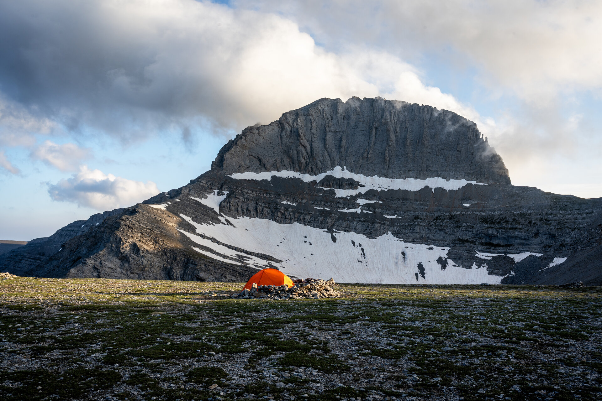 Под Тронът на Зевс, Олимп, Гърция от  - calm