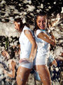 Ежедневие,Танц-Девойки танцуват на „Пяна – парти”пред пловдивския „Планет клуб” ; comments:11