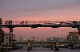 Движение по Millennium Bridge ; comments:8