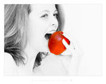 Момиче с ябълка ; comments:12
