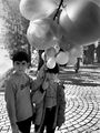 The balloon sellers ; comments:9