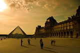 Pyramide du Louvre ; comments:28