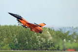Зрелищно излитане на F-16 с форсаж ; comments:18
