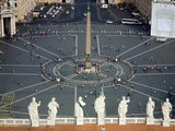 Площадът пред базиликата -Сан Пиетро- ; comments:10