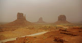 на път из индиански земи - пясъчна буря в Monument Valley ; comments:15