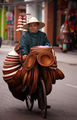 Ханой- уличен търговец на шапки ; comments:23