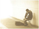 Уличен музикант, самотен със своя акордеон, единствен той може да чуе неговите звуци ; comments:22
