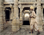 В храма- Chaumukha Temple-Ranakpur (Rajasthan) ; comments:90