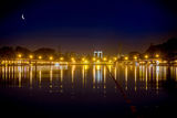 Пешеходният мост на Гребната база в Пловдив нощем ; comments:8