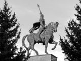 Паметник в Крайова Румъния ; comments:6