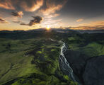 Залязващо слънце зад ледника Mýrdalsjökull и вулкана Катла ; comments:12