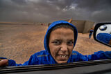 Дъжд и пясъчна буря. Берберски номади в пустинята Сахара, Мароко ; comments:2