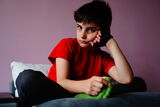 Boy with red t-shirt ; comments:2