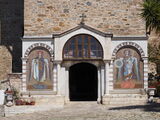 Входът на съборната църква Св. Архангели в манастира Дохияр ; Коментари:4